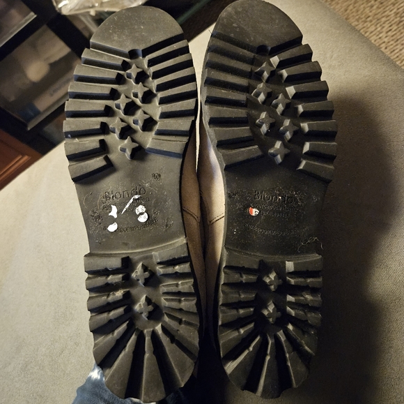 Neutral Blondo Slip on Mini Below the Ankle Boots - Picture 4 of 5